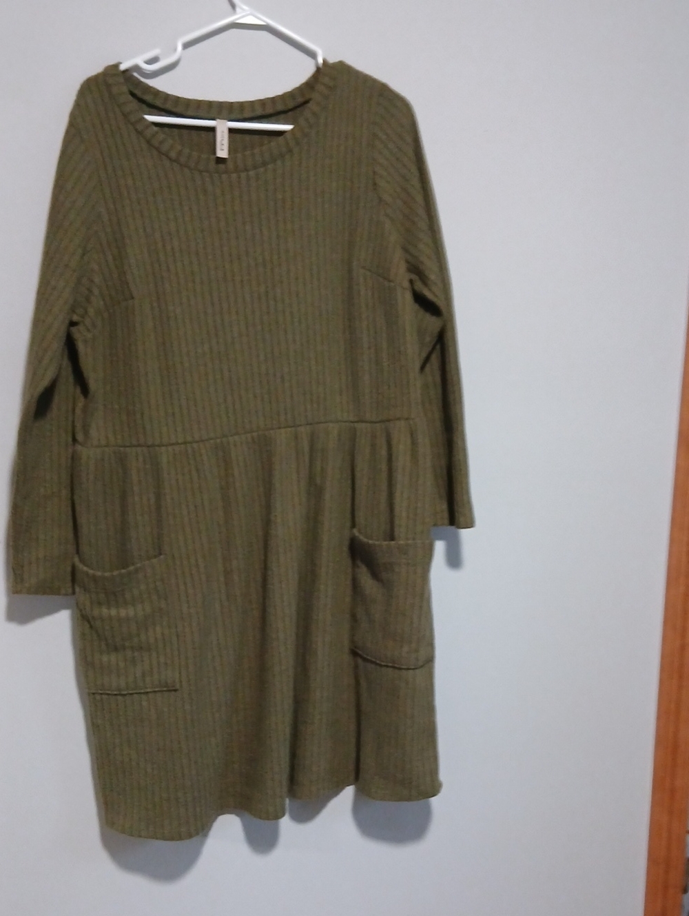 Gilli Ribbed Long-Sleeve Olive Women’s Dress with Pockets